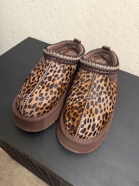 UGG Taz Caspian genuine calf hair platform slipper